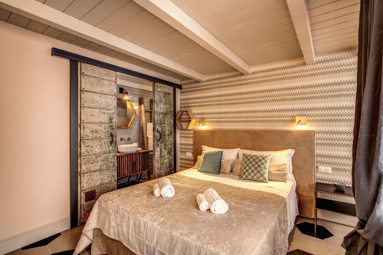 Decharme Apartment With Terrace In Monti โรม ภายนอก รูปภาพ